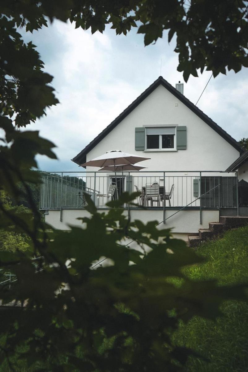 Freistehendes Ferienhaus Mit Kamin, Sauna, Atemberaubenden Blick Ins Tal, Mehrere Terrassen, 1500Qm Grundstueck 1,6M Hoch Eingezaeunt Gerabronn Extérieur photo