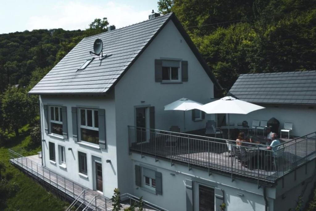 Freistehendes Ferienhaus Mit Kamin, Sauna, Atemberaubenden Blick Ins Tal, Mehrere Terrassen, 1500Qm Grundstueck 1,6M Hoch Eingezaeunt Gerabronn Extérieur photo